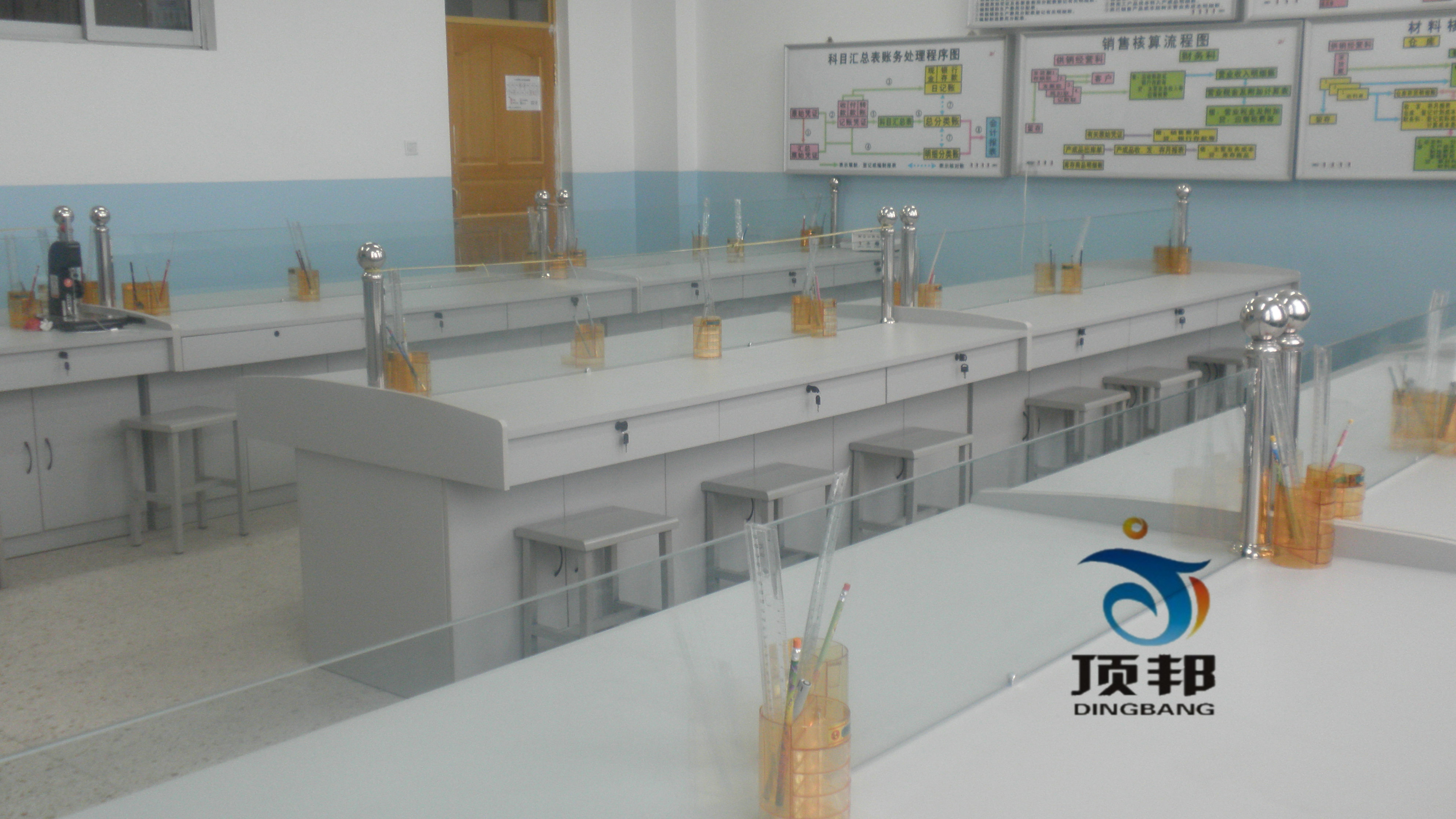 財會模擬實驗室設(shè)備(六人座)