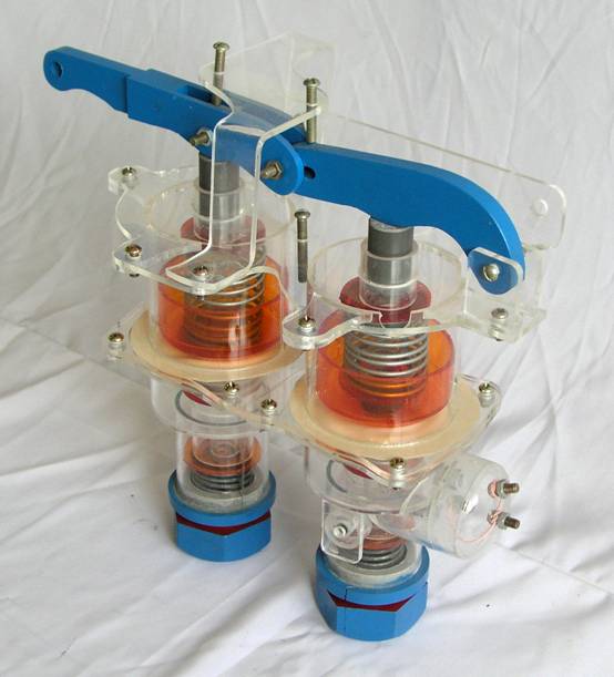 東風(fēng)并聯(lián)式雙腔制動閥