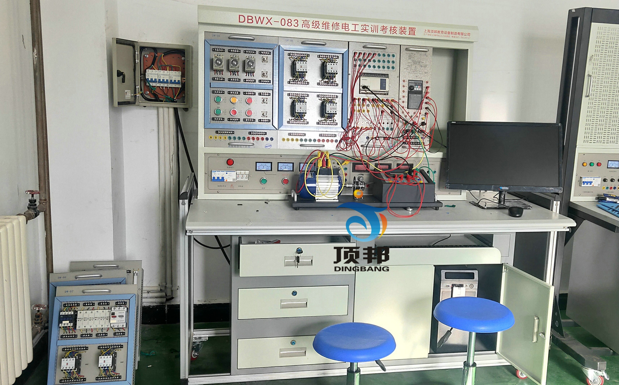 高級維修電工實訓(xùn)考核裝置