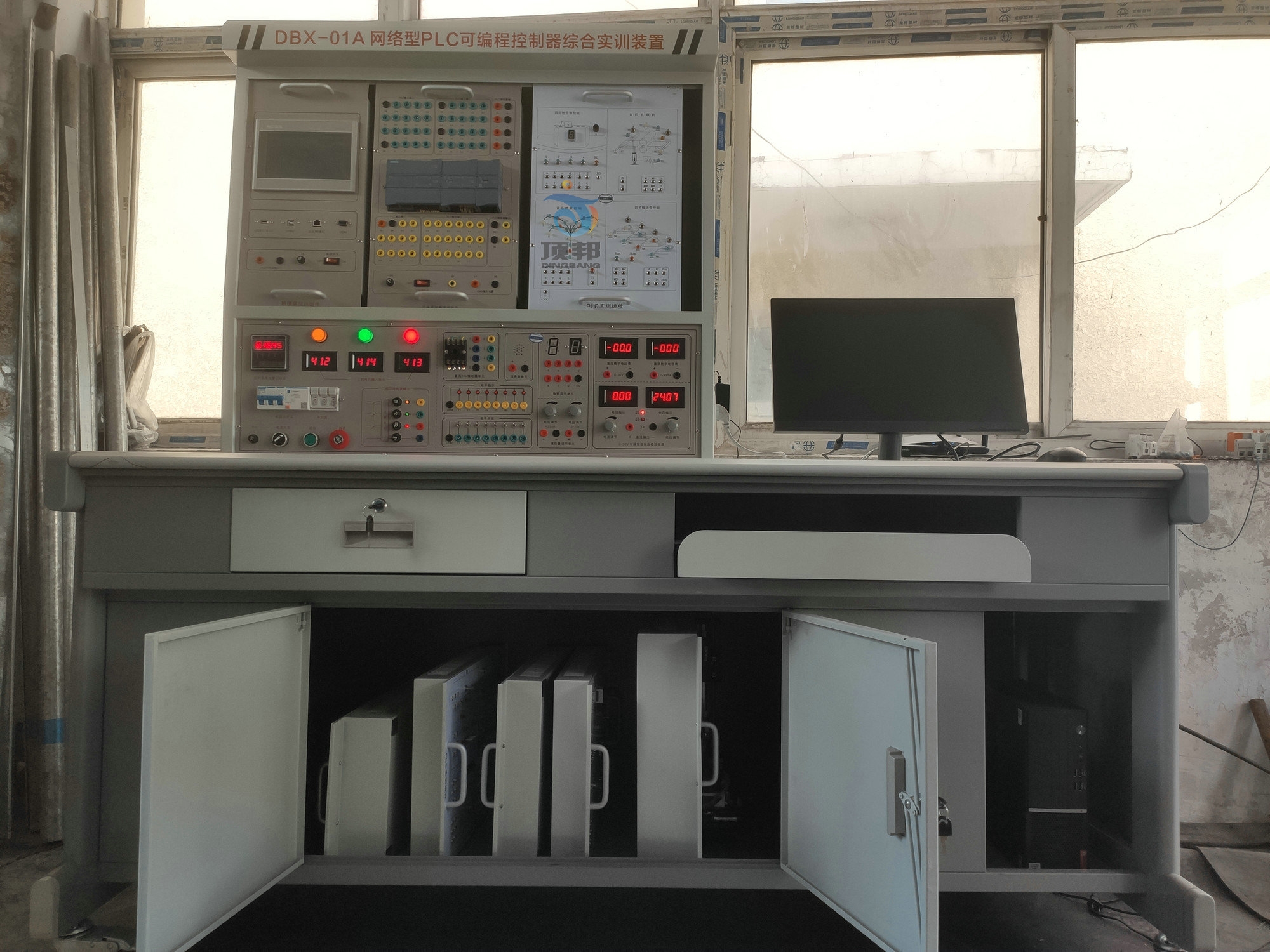 �W(w��ng)�j(lu��)��PLC�ɾ��̿������C�ό�Ӗ(x��n)�b��