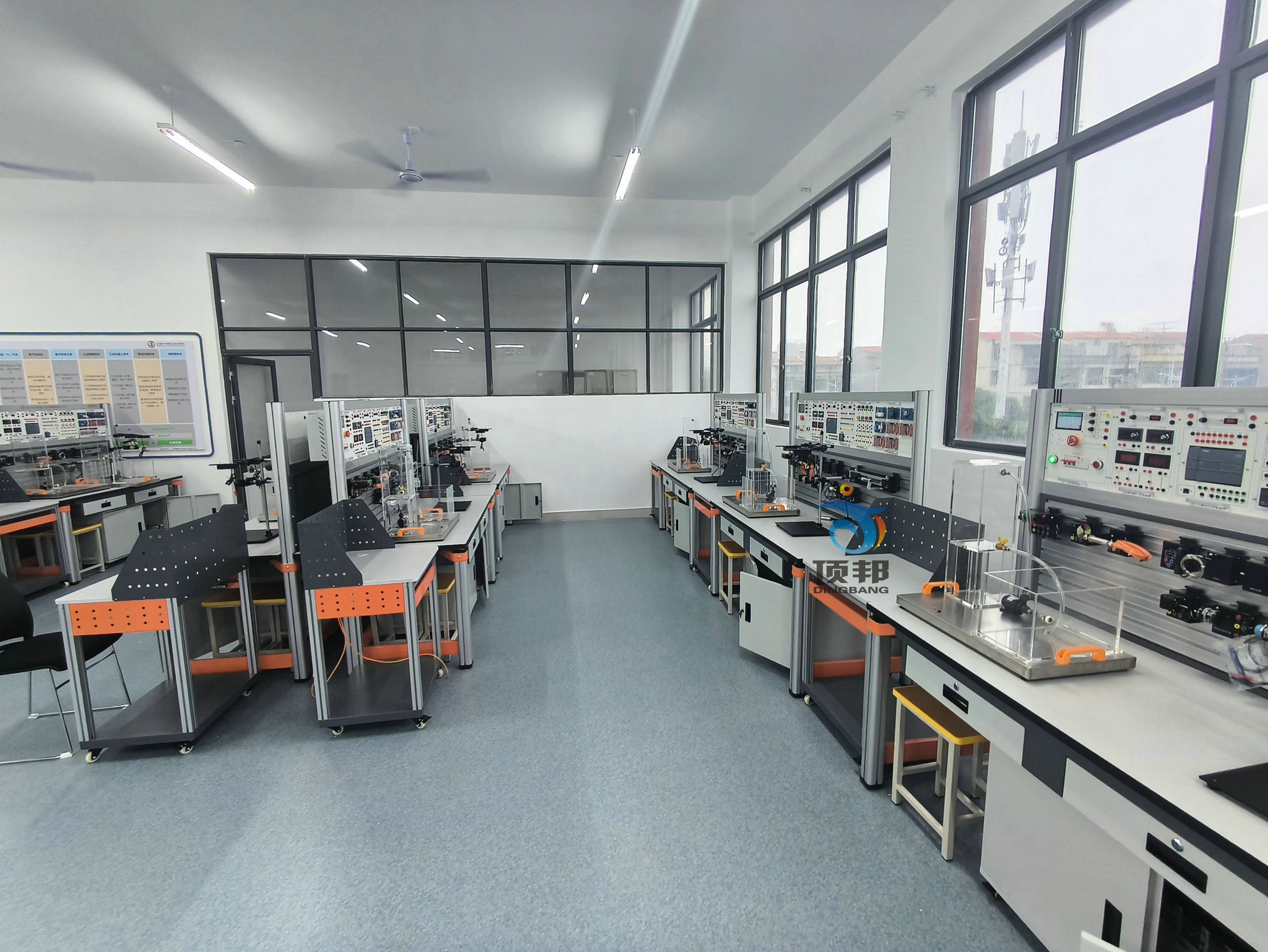 工業(yè)傳感器檢測(cè)及控制實(shí)訓(xùn)臺(tái)