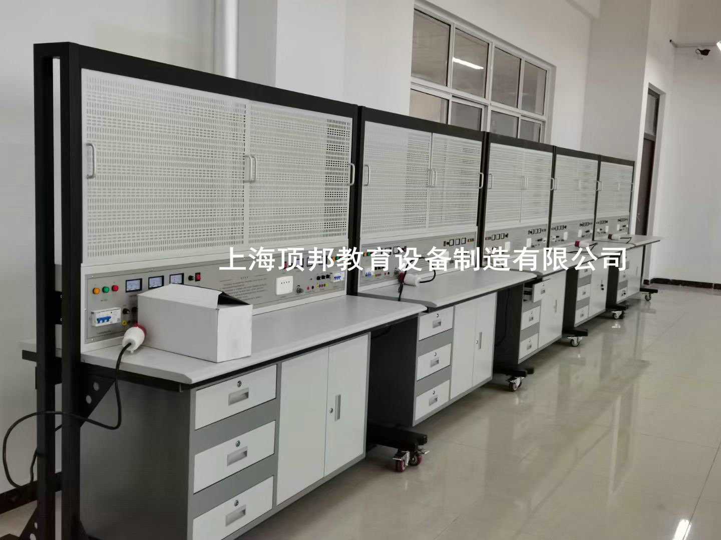 電氣裝配實訓(xùn)臺